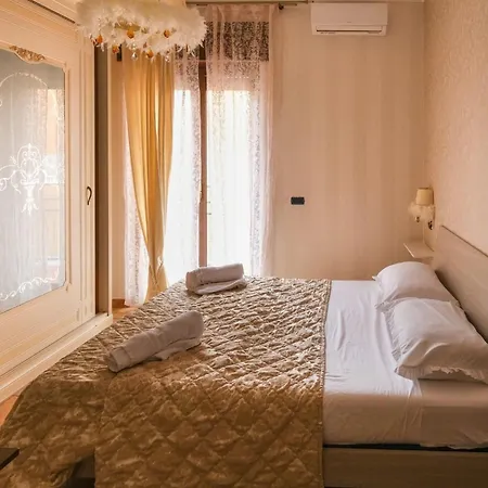 Mg Luxury Νάπολη